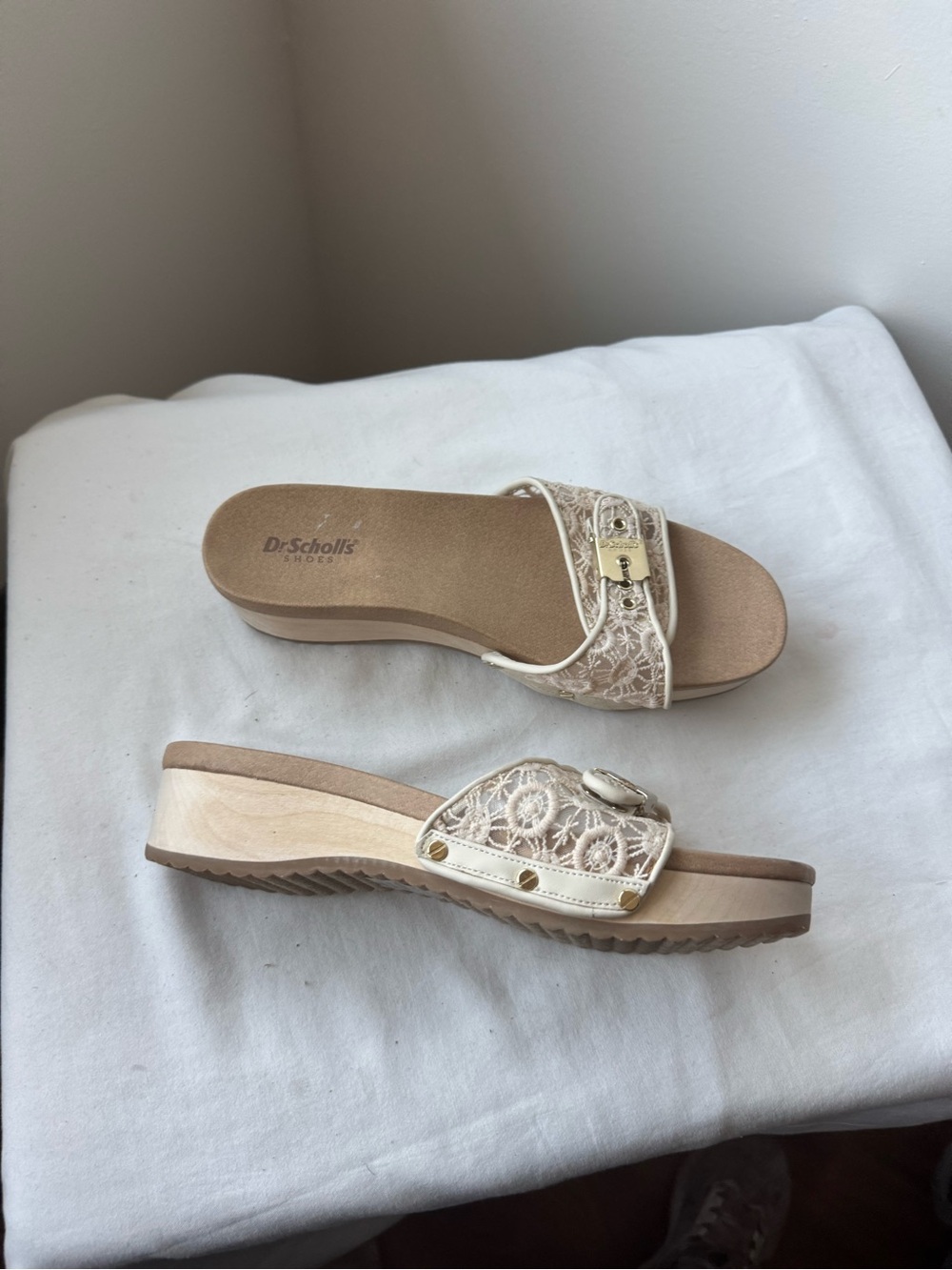 Dr. Scholl’s Y2K Floral Lace Wood Wedge Sandals 🤍Size 8 New without Tag